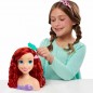 Criança a inventar tranças e penteados no busto Ariel Disney Princess Criança a inventar tranças e penteados no busto Ariel Disney Princess