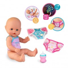 Nenuco que bebe água e usa fraldas