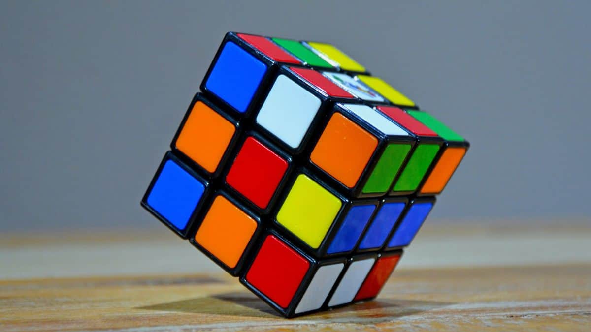 Novo recorde mundial na resolução do cubo mágico